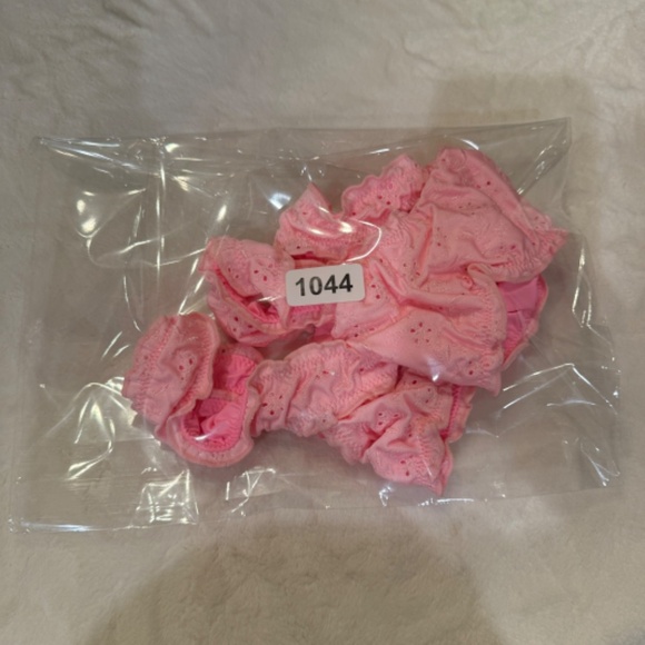 New Frankies Bikinis Colby Eyelet Shine Bikini Top Pink 31044 - Picture 12 of 12